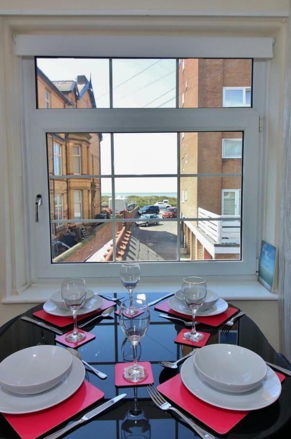 The Coach House Apartment Lytham St Annes Exterior photo