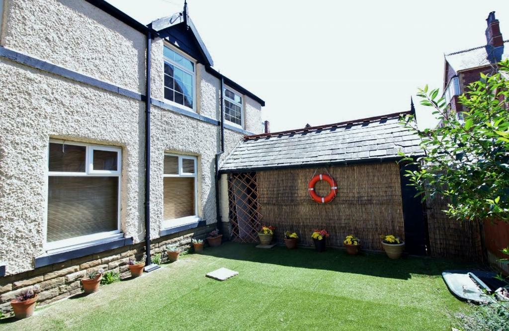 The Coach House Apartment Lytham St Annes Exterior photo