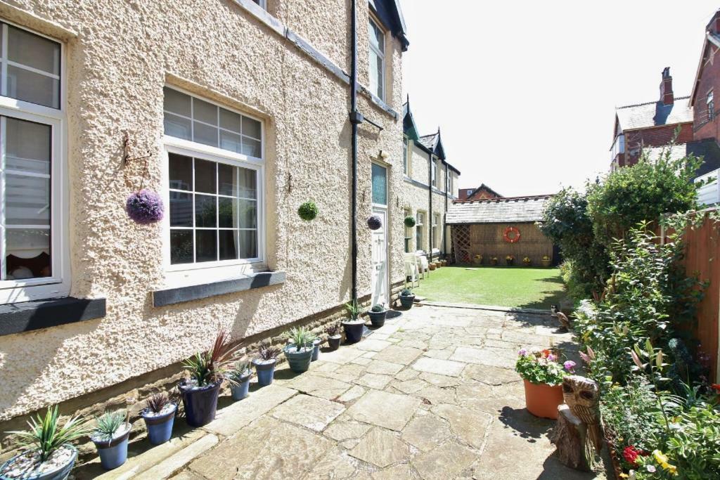 The Coach House Apartment Lytham St Annes Exterior photo